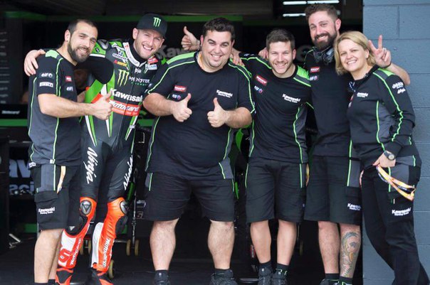 Racing_team_of_Tom_Sykes_2016.jpg