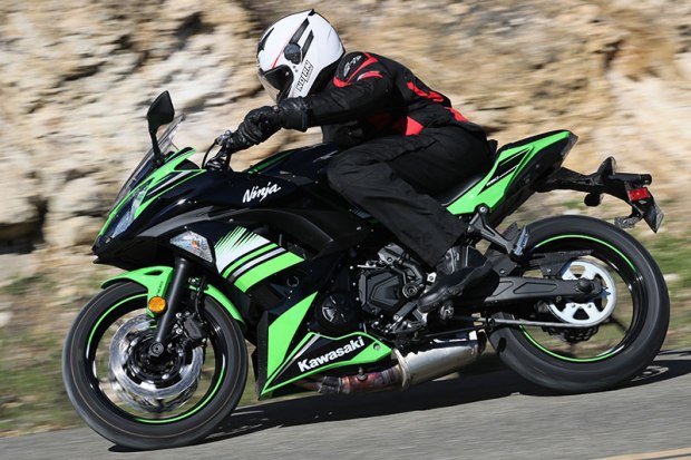 17 Kawasaki Ninja650 action Lprofile