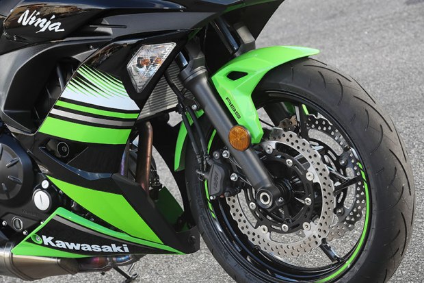 17 Kawasaki Ninja650 wheel