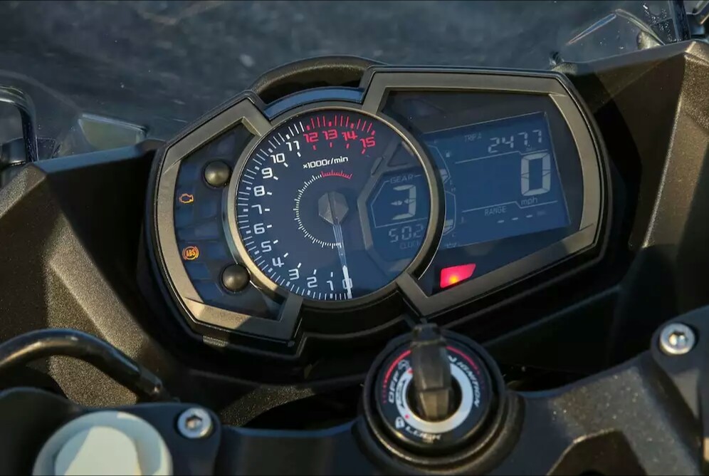 2018 kawasaki ninja 400 dash